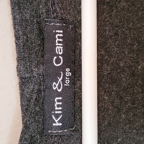 Cute lightweight top, gray with cream lace overlay on front, excellent condition - Picture 3 of 4